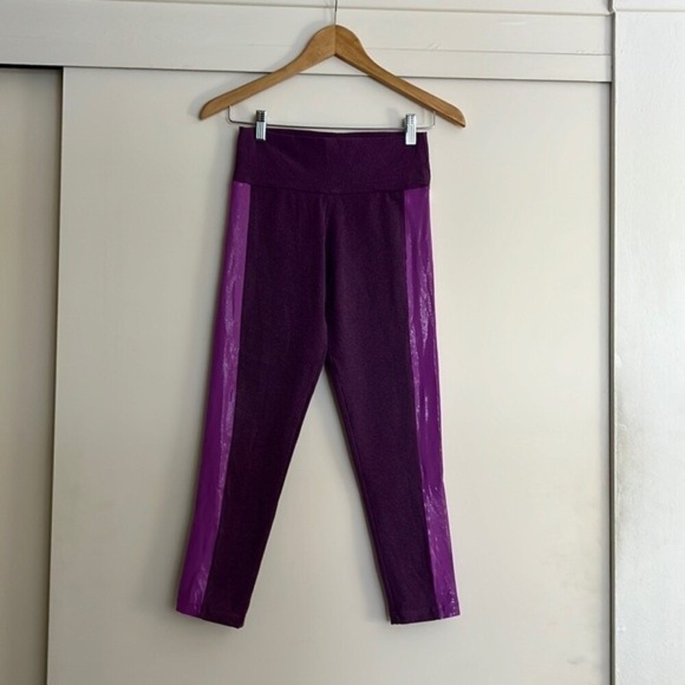 LIVE! Activewear Brazilian Barney Purple Athletic Leggings Size: Medium (M)
